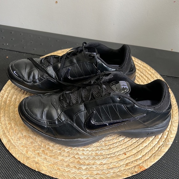 Nike Leather Sneakers Size 9 - Picture 2 of 11